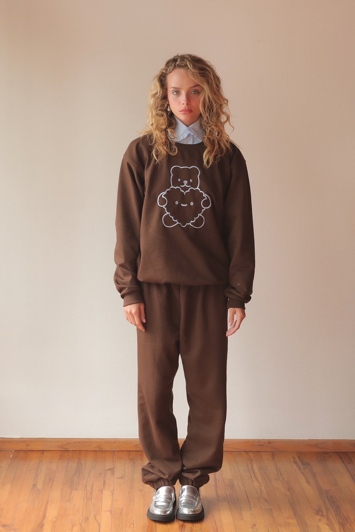 HUG ME SWEATSHIRT COFFEE